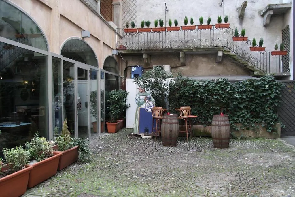 P&P Borgo Apartment Bérgamo Italia